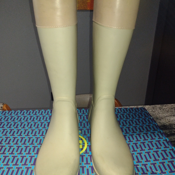 Tory Burch rain boots - Picture 2 of 8